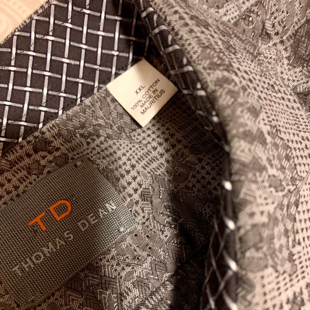 Button down - Picture 2 of 2